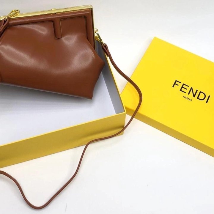 Женские Сумки Fendi????