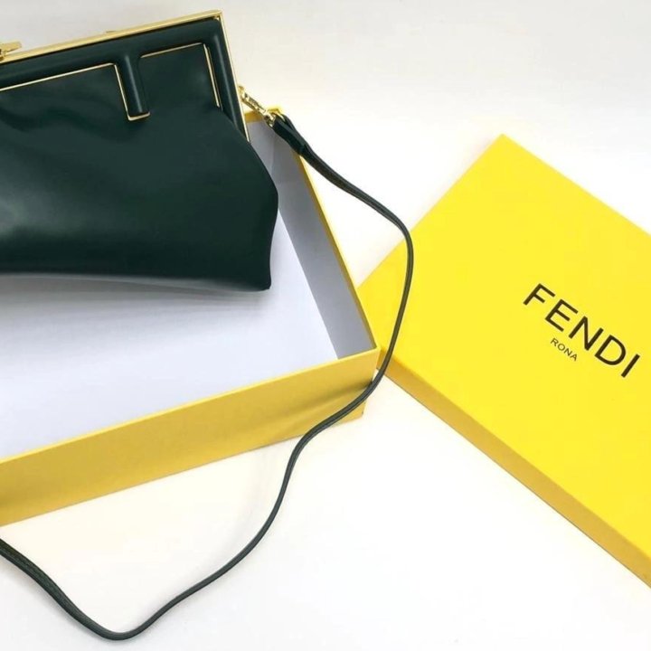 Женские Сумки Fendi????