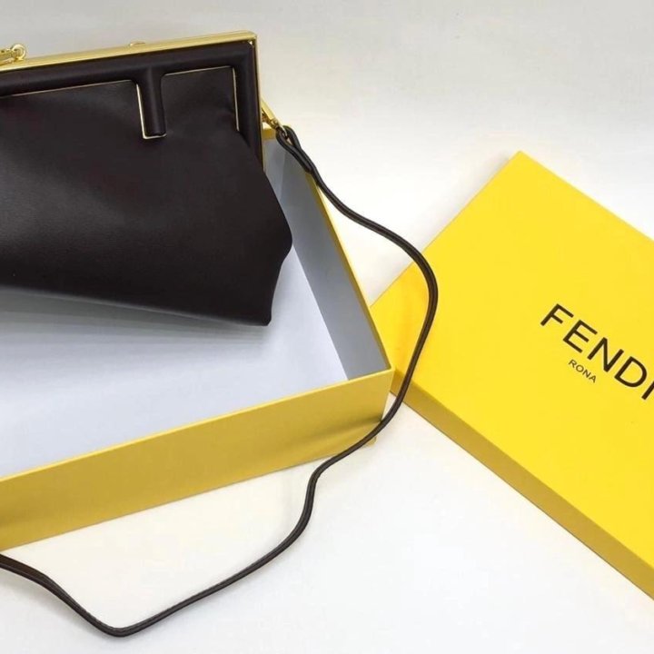 Женские Сумки Fendi????