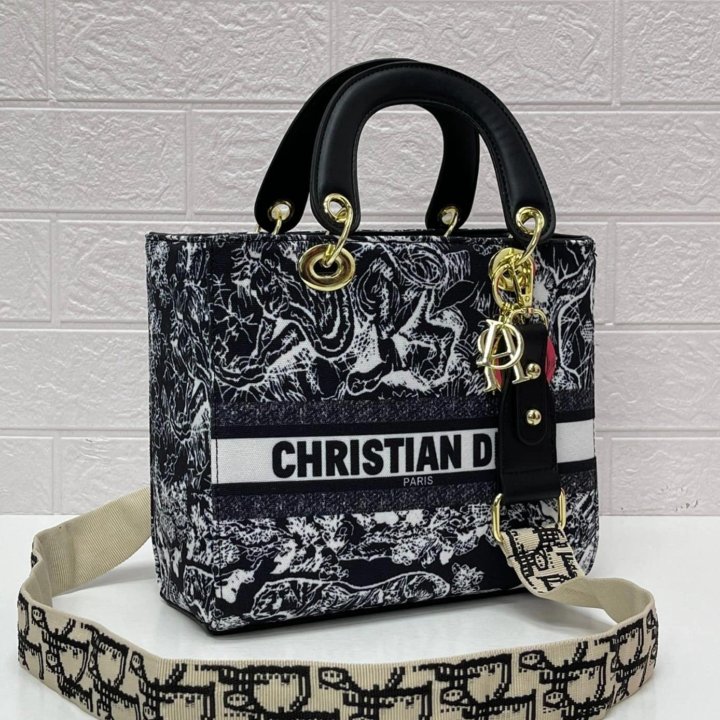 Сумки Dior????