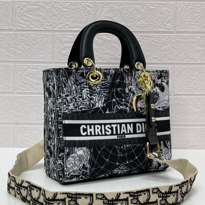 Сумки Dior????