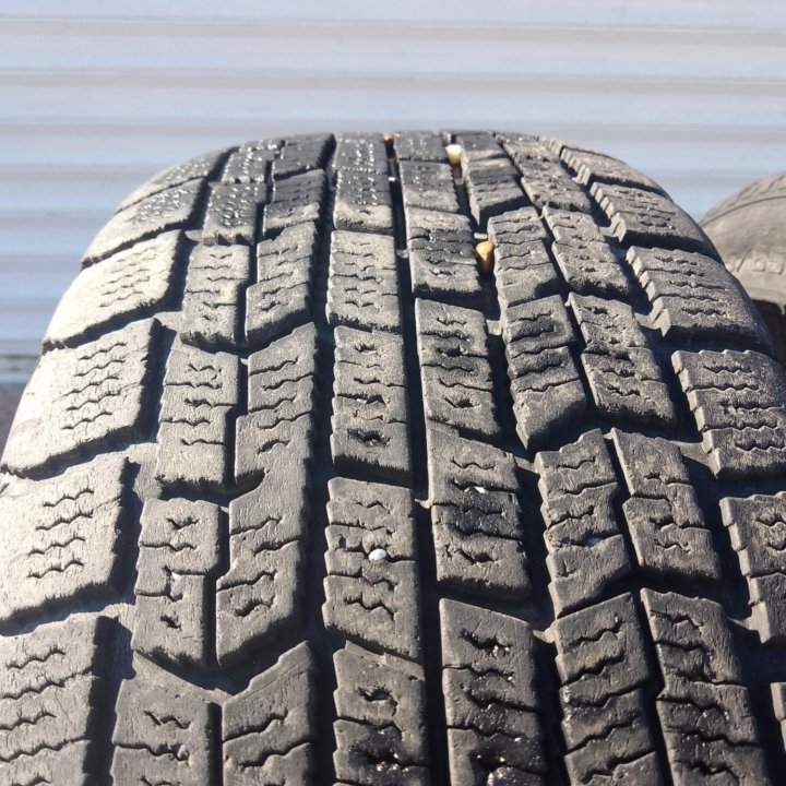 185/65 R-14 Goodyear