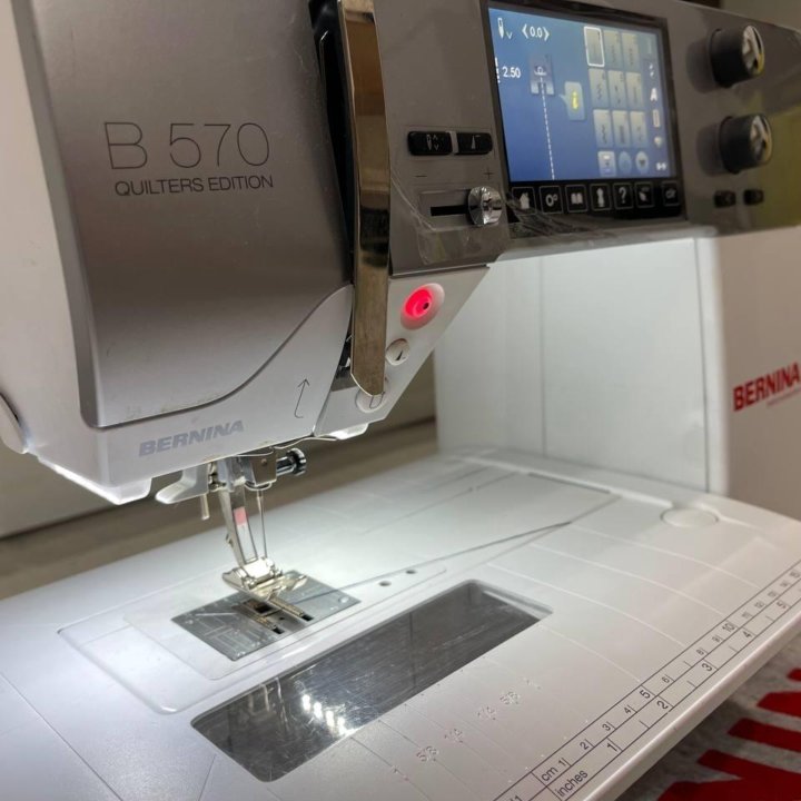 Швейной вышивальная машина Bernina 570