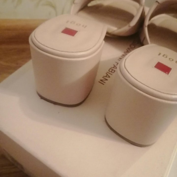 Шлепанцы кожа 37