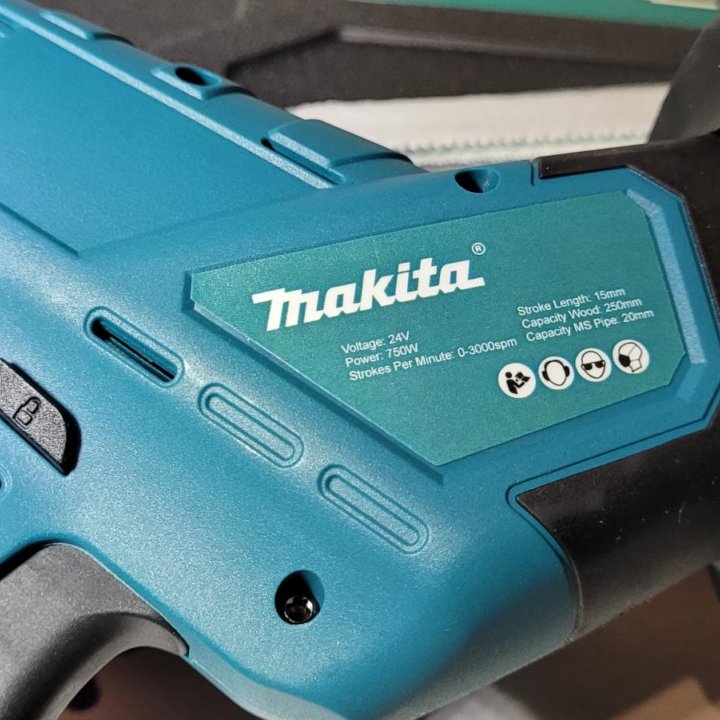 Аккумуляторная сабельная пила Makita