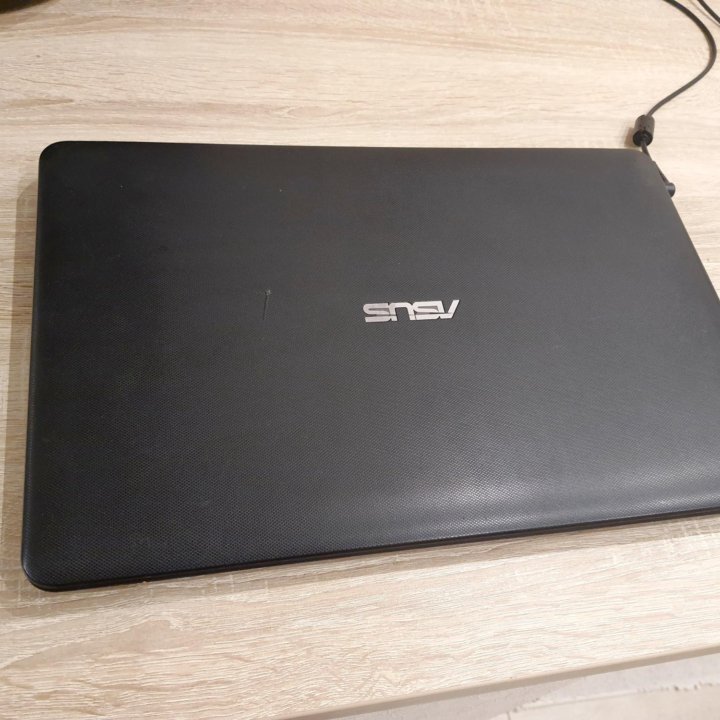 Asus X751L, core i5, nvidia gt920m, SSD+HDD, 17