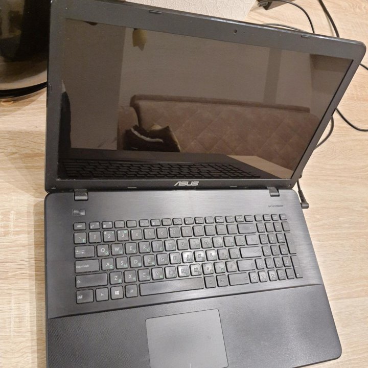 Asus X751L, core i5, nvidia gt920m, SSD+HDD, 17