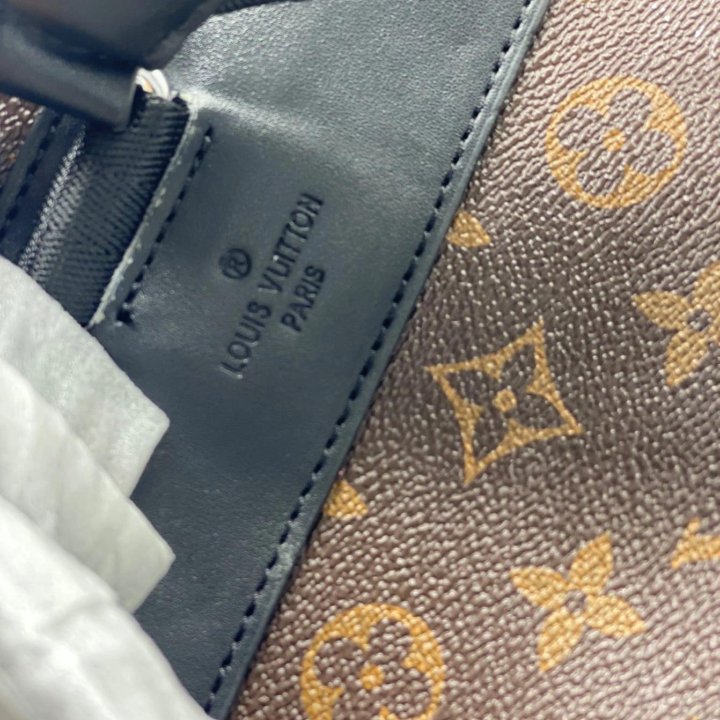 Рюкзаки LOUIS VUITTON ????