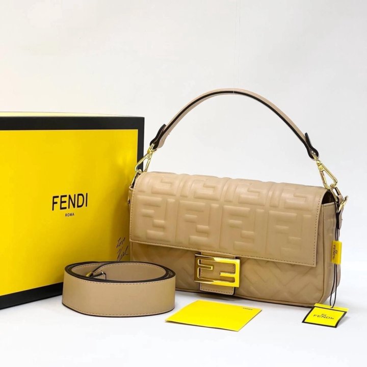 Кожаные сумки FENDI ????