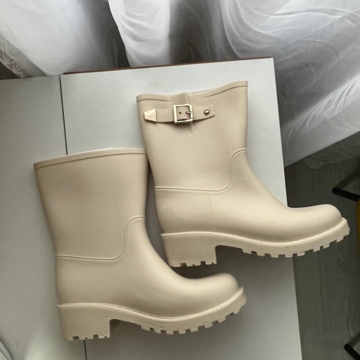 Резиновые сапоги