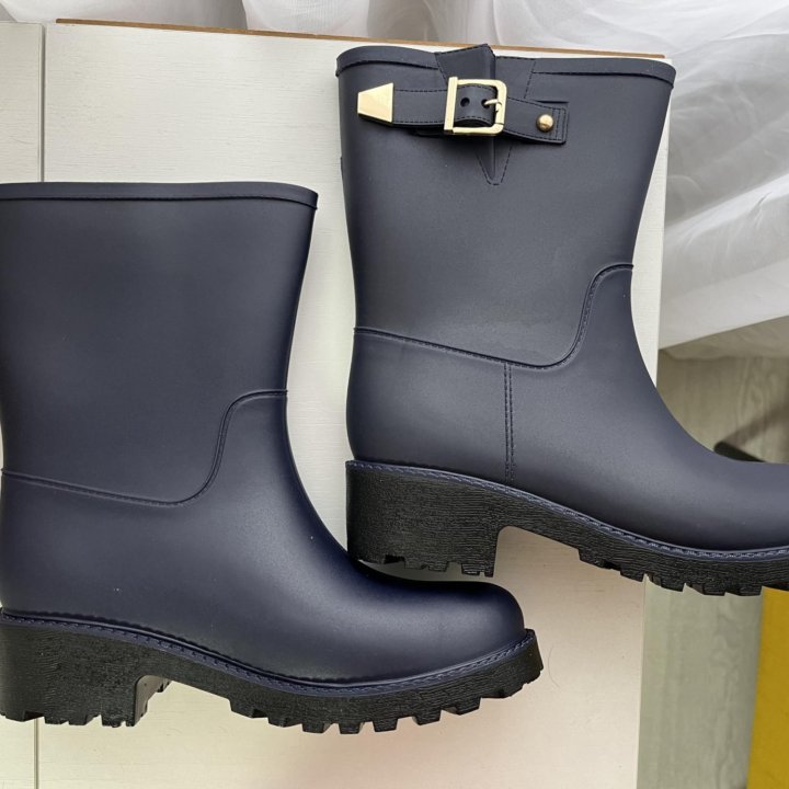 Резиновые сапоги