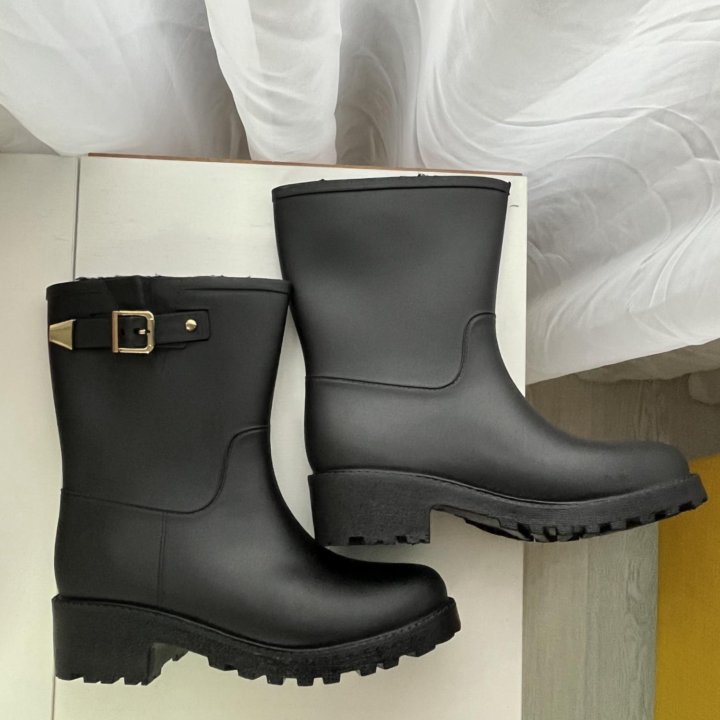 Резиновые сапоги