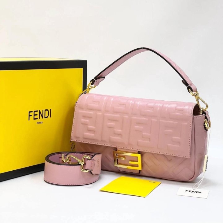 Кожаные сумки FENDI ????