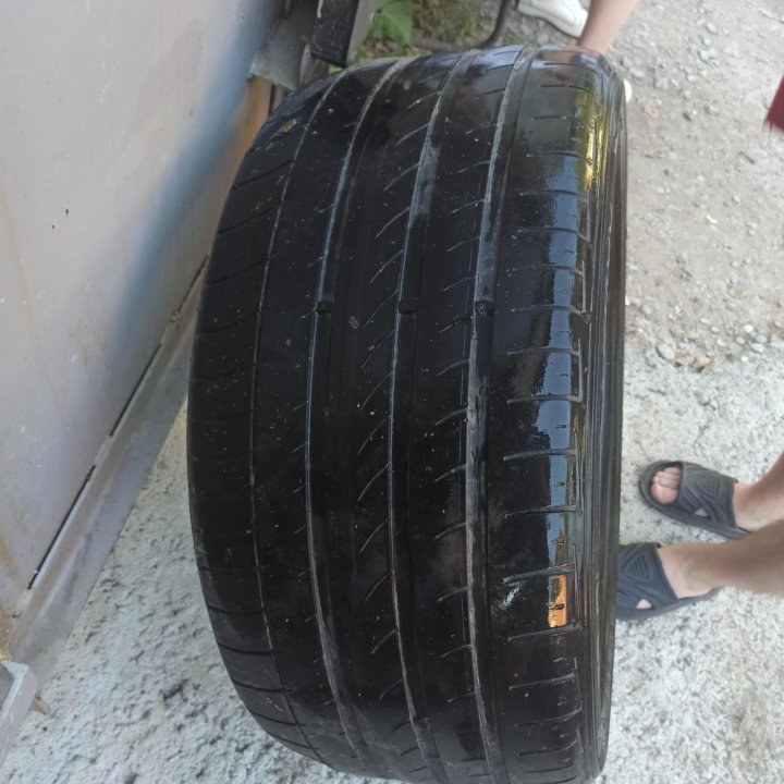 Продам шину 295/35/21 DUNLOP SP QUATTROMAXX