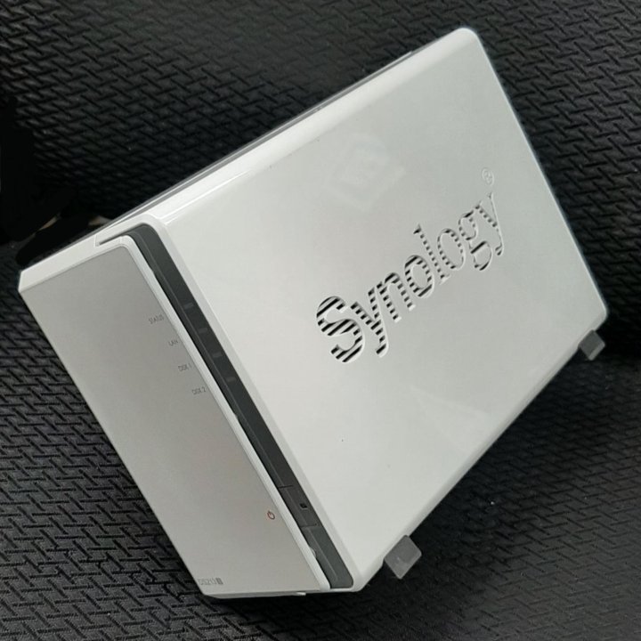 Synology DS213j сетевое хранилище (NAS)