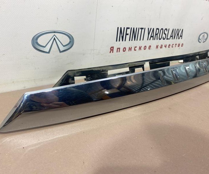 Молдинг крышки багажника задний Infiniti Qx60 L50