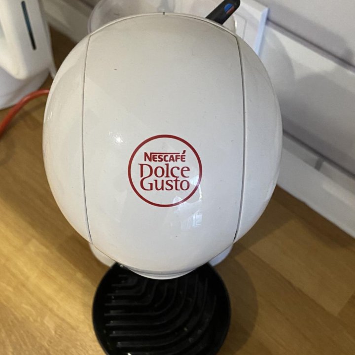 Капсульная кофемашина dolce gusto