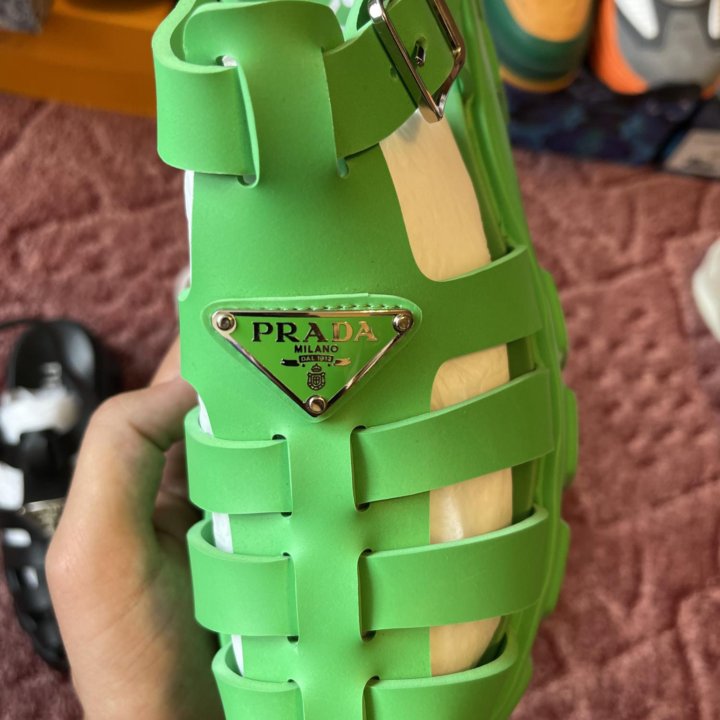 Сандалии prada