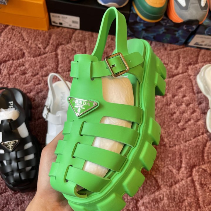 Сандалии prada