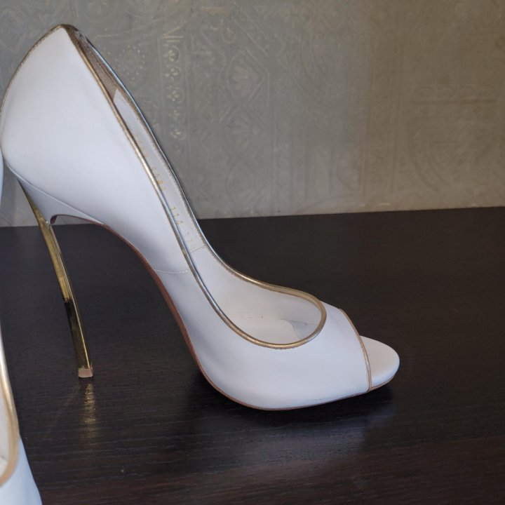 Оригинальные туфли Casadei