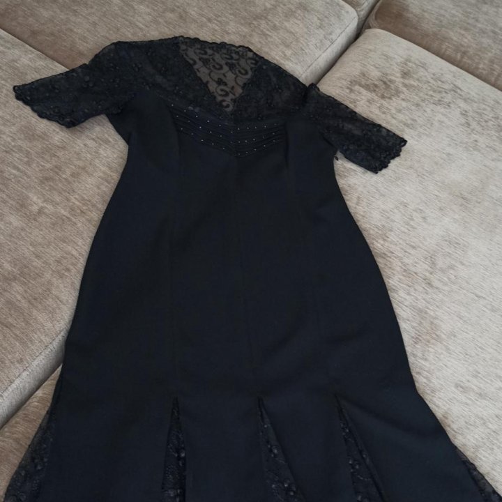 Платье вечернее