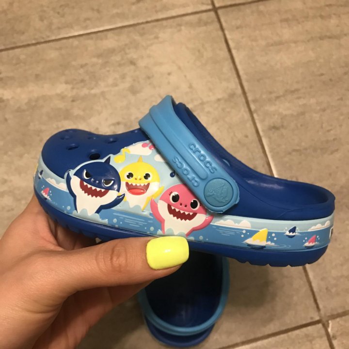 Тапочки детские crocs