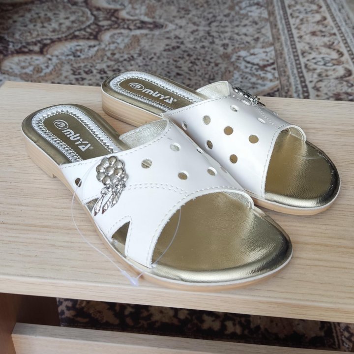 Новые шлепанцы