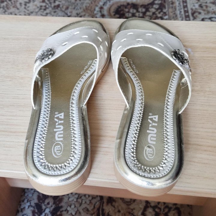 Новые шлепанцы