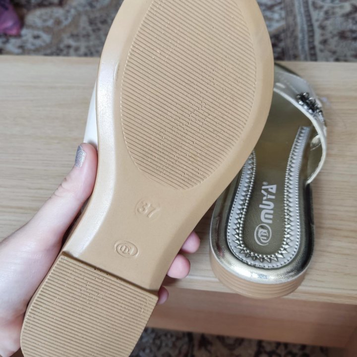 Новые шлепанцы