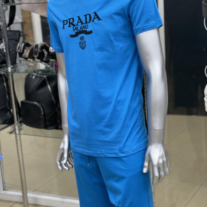 Спортивный комплект Prada