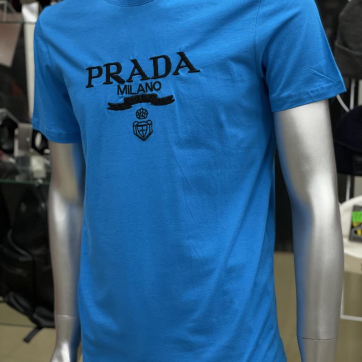 Спортивный комплект Prada