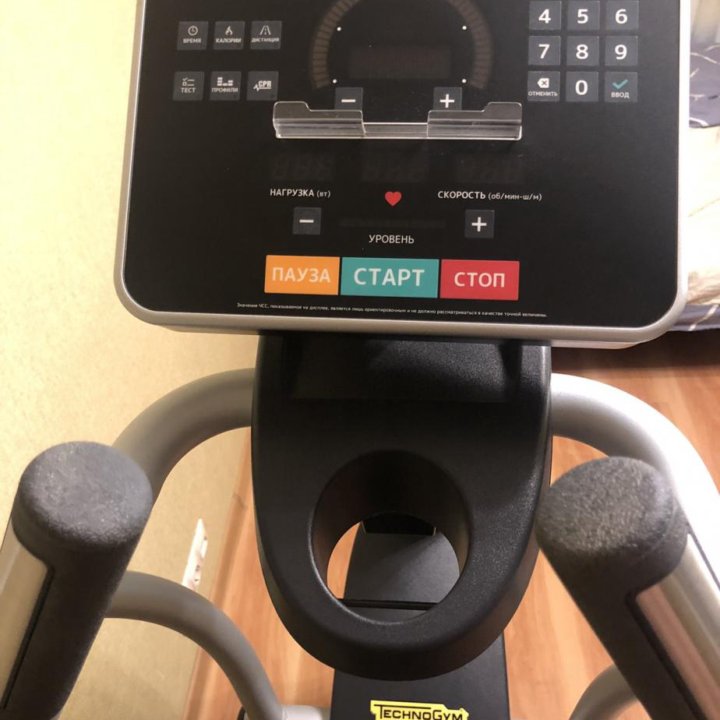 Эллиптический тренажёр Technogym Synchro Forma