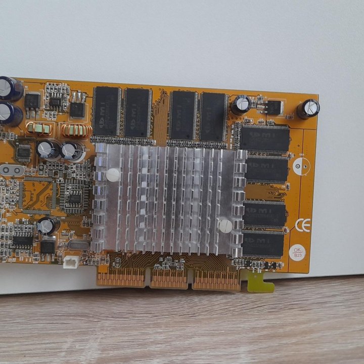 Видеокарта FX 5200