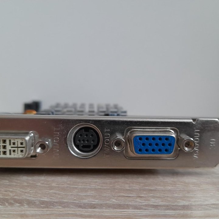 Видеокарта FX 5200