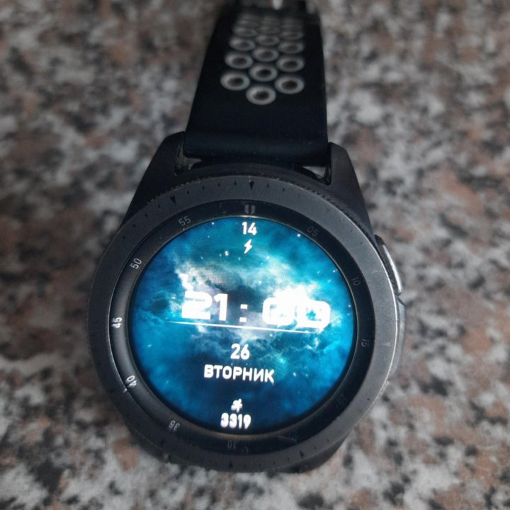 Продам часы Galaxy Watch 42mm.