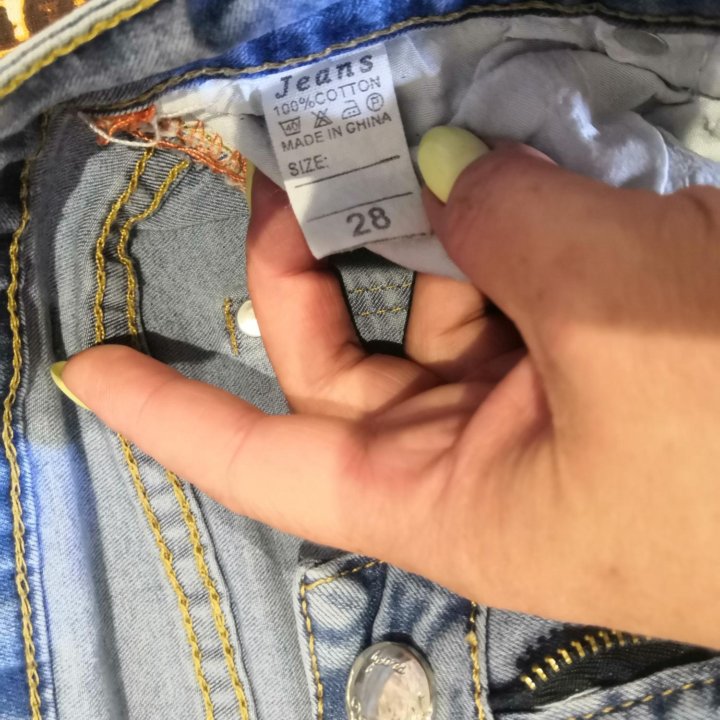 Джинсовые шорты