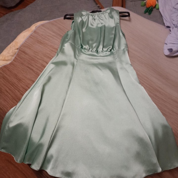 Платье нарядное 46-48 размер