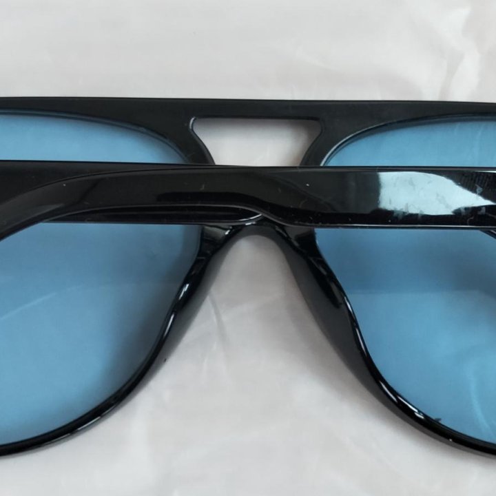 Очки солнцезащитные