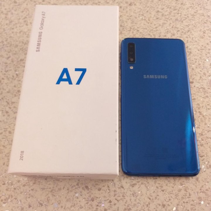 Samsung galaxy A7/синий