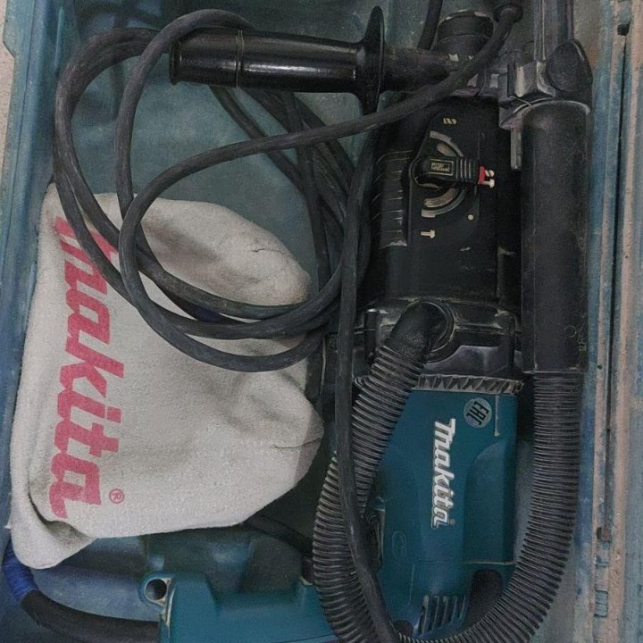 Перфоратор Makita HR2432