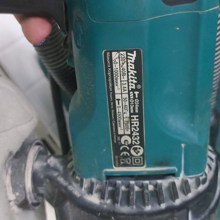 Перфоратор Makita HR2432