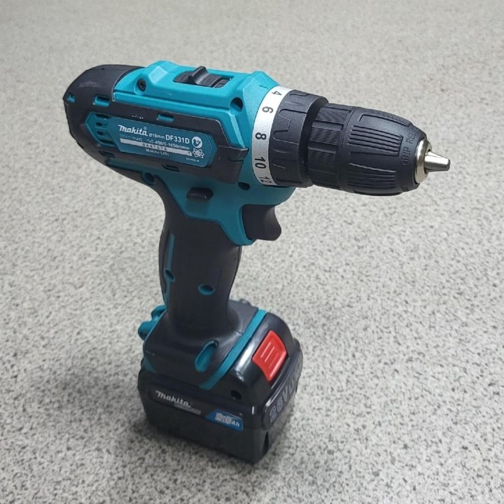 Аккумуляторный шуруповерт Makita 26V