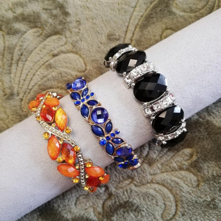 Браслеты новые.