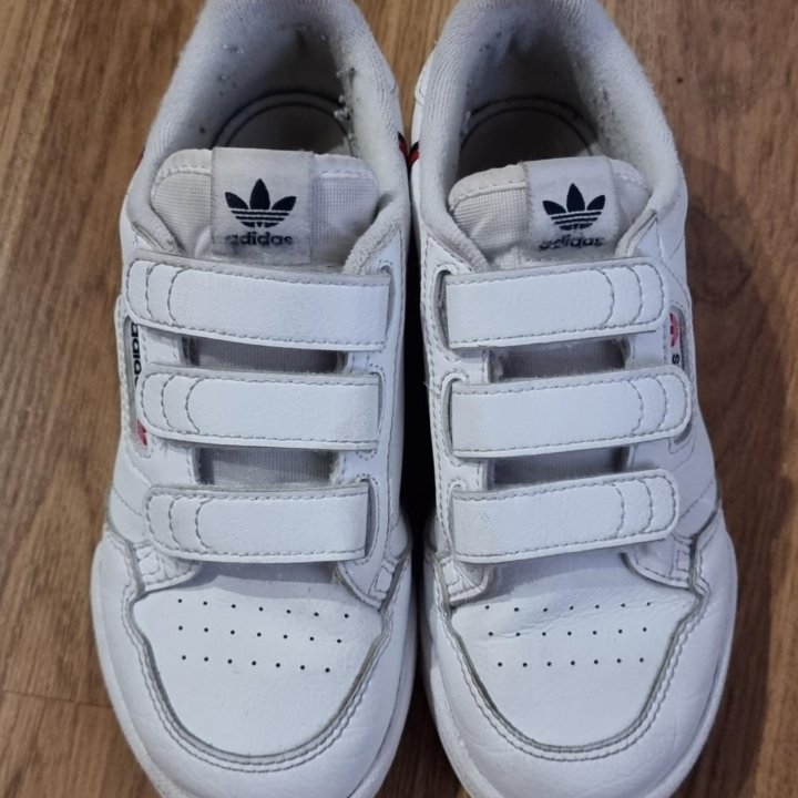 Кроссовки Adidas