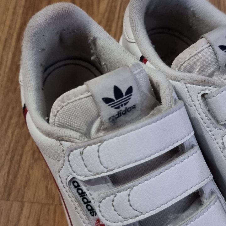 Кроссовки Adidas