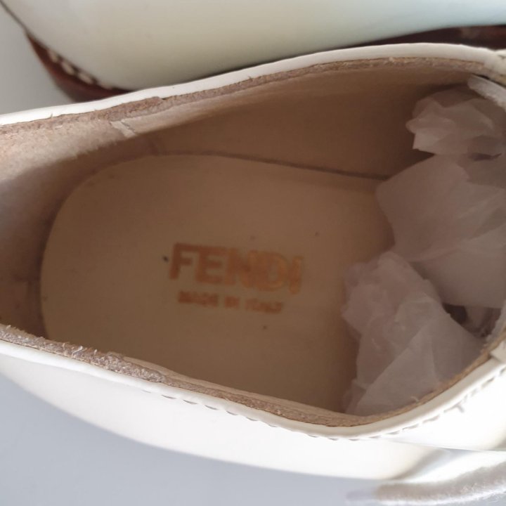 Ботинки Fendi Италия натуральный лак