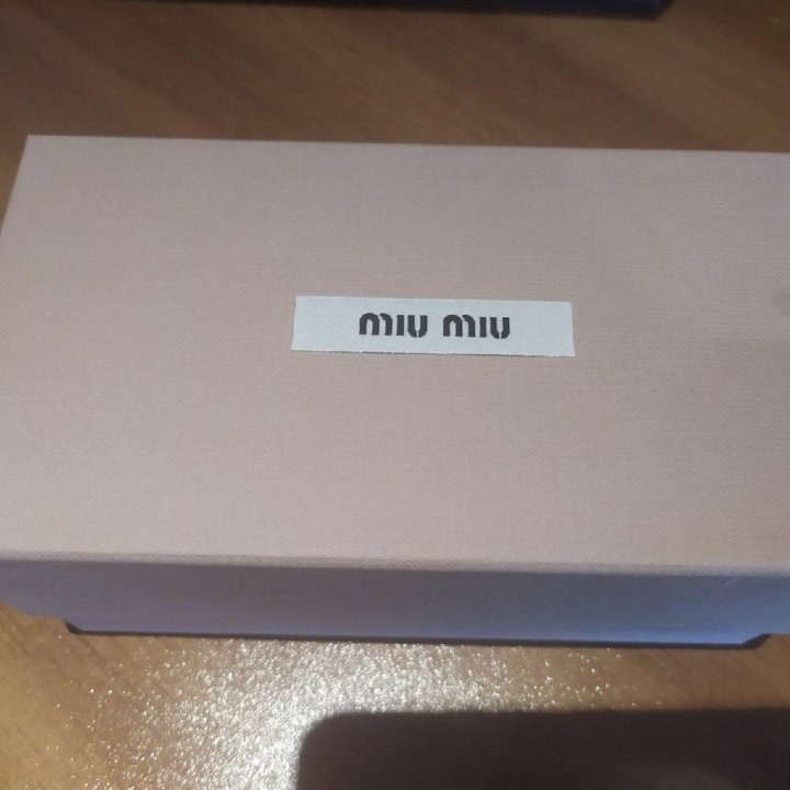 Розовые очки Miu Miu MU53TS новые