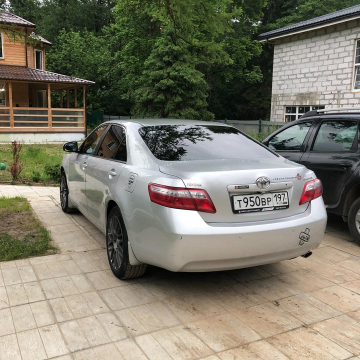 Toyota Camry, 2010