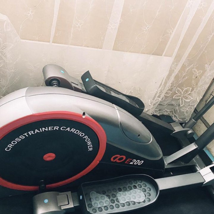 Эллипс тренажер CARDIO POWER E200