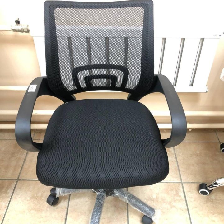 Офисный компьютерный стул